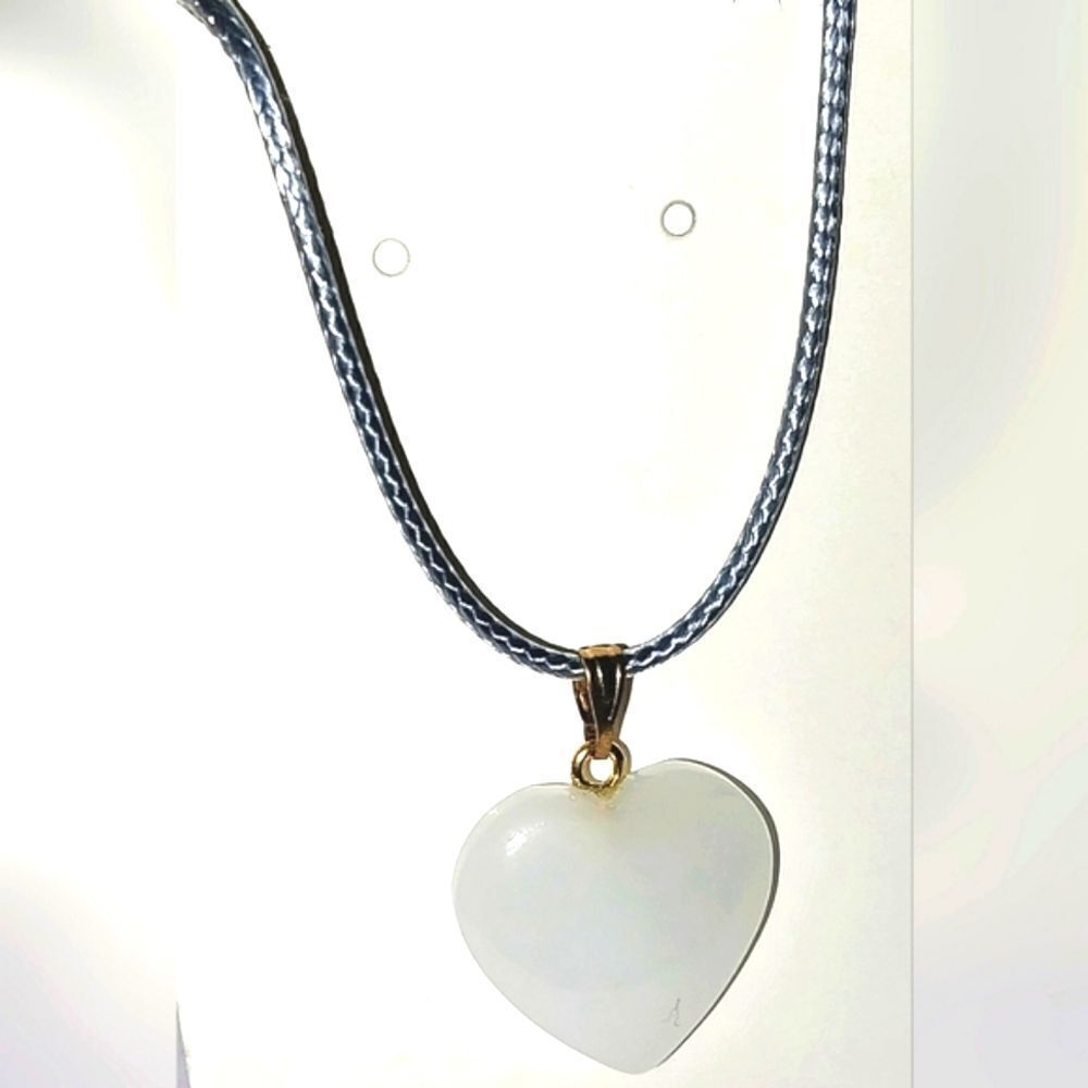 Beautiful glass heart necklace for women and girls